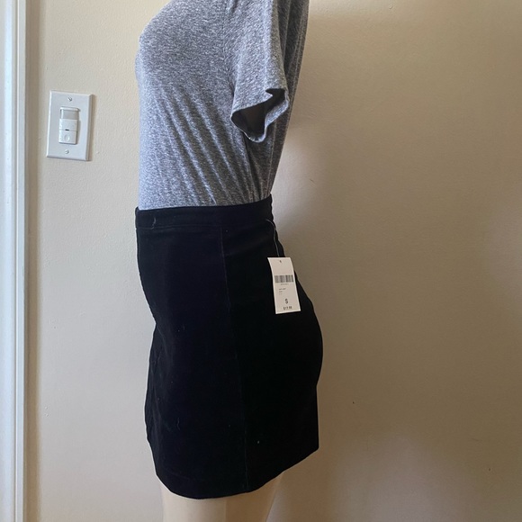 NWT - Forever 21 - Black Mini Skirt - Size S - Picture 2 of 4